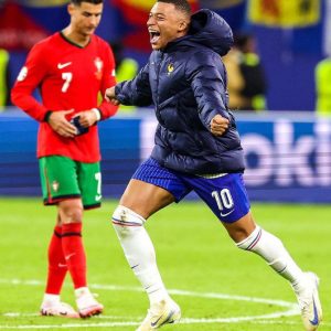 Kylian Mbappe's happy image when he reached the Euro semi-final for the first time